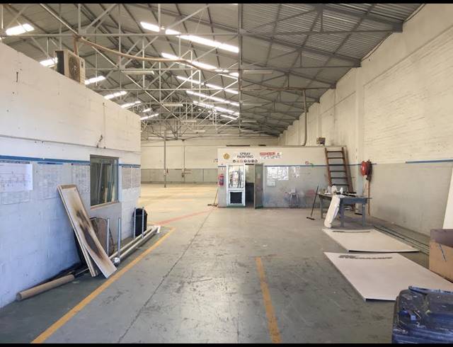 1,680M² FACTORY TO LET IN PAARDEN EILAND